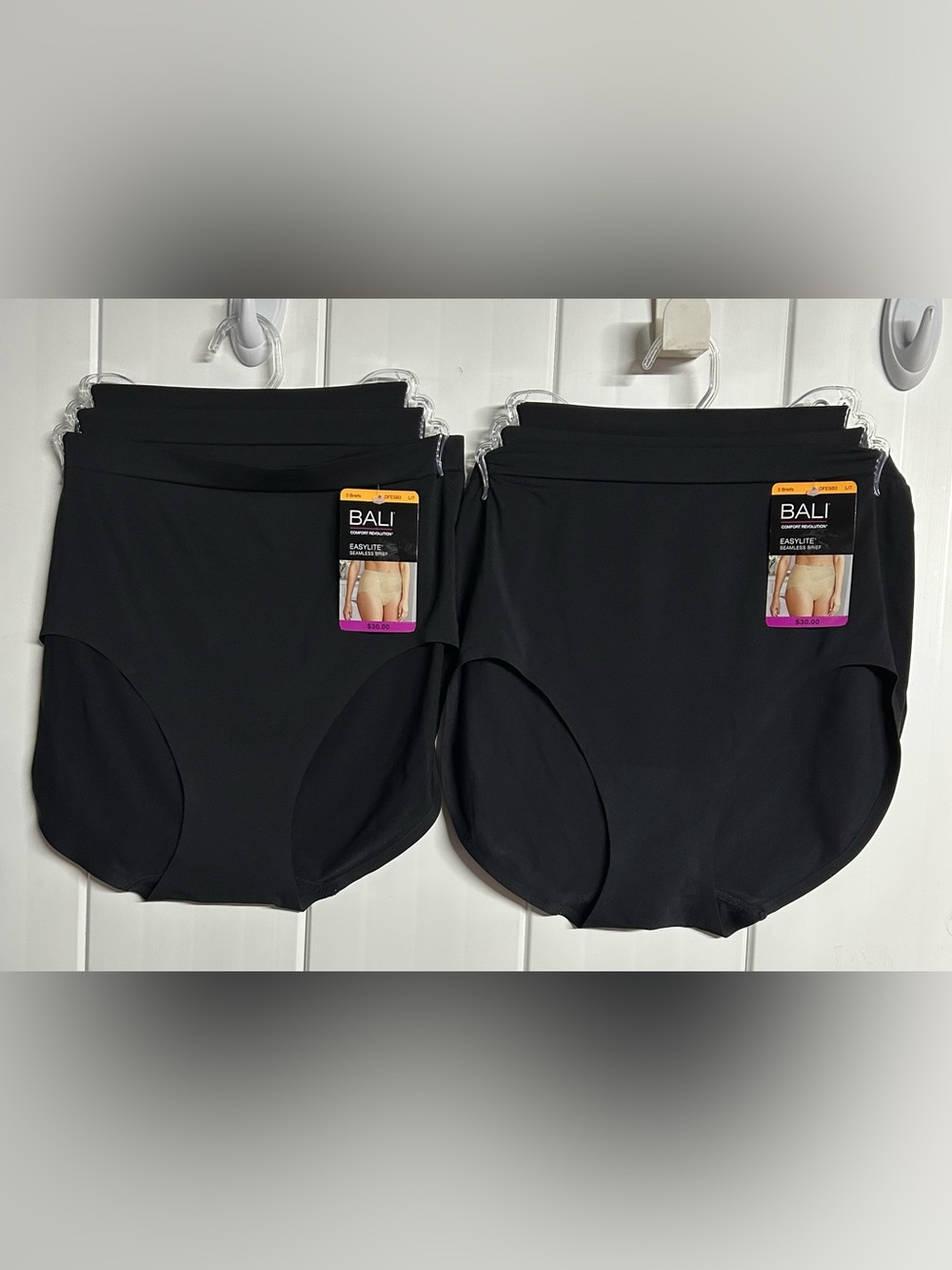 Bali Women Comfort Revolution Easy Lite Seamless Hipster Panties.
